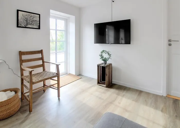 Vakantiehuis Dolfine - 15km From The Sea By Interhome